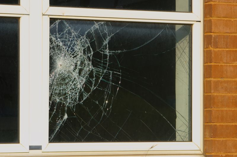Cracked Window Repair in Kansas City, KS